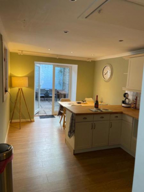 Pretty Ground Cottage in Comrie